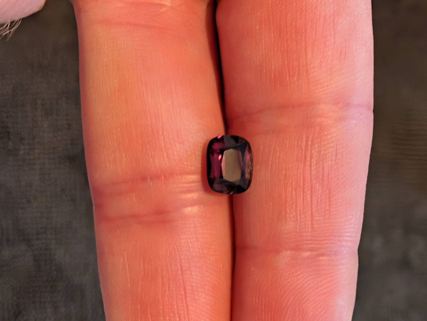 Spinelle Violet Sombre — 2,17 ct