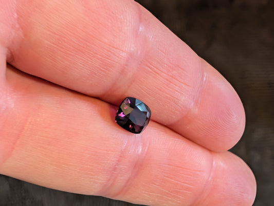 Spinelle Violet Sombre — 2,17 ct