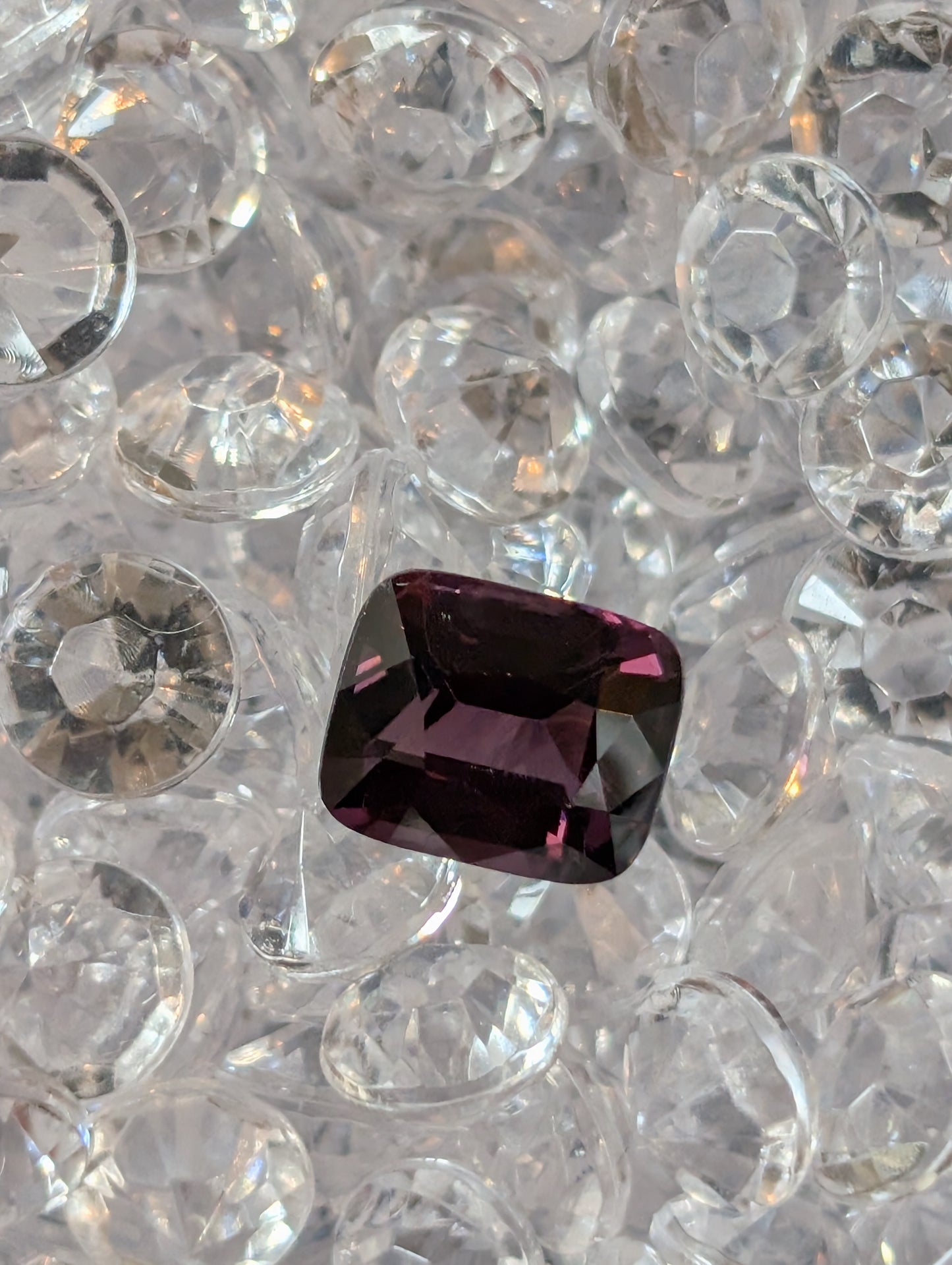 Spinelle Vivid Purplish Pink — 2,24 ct