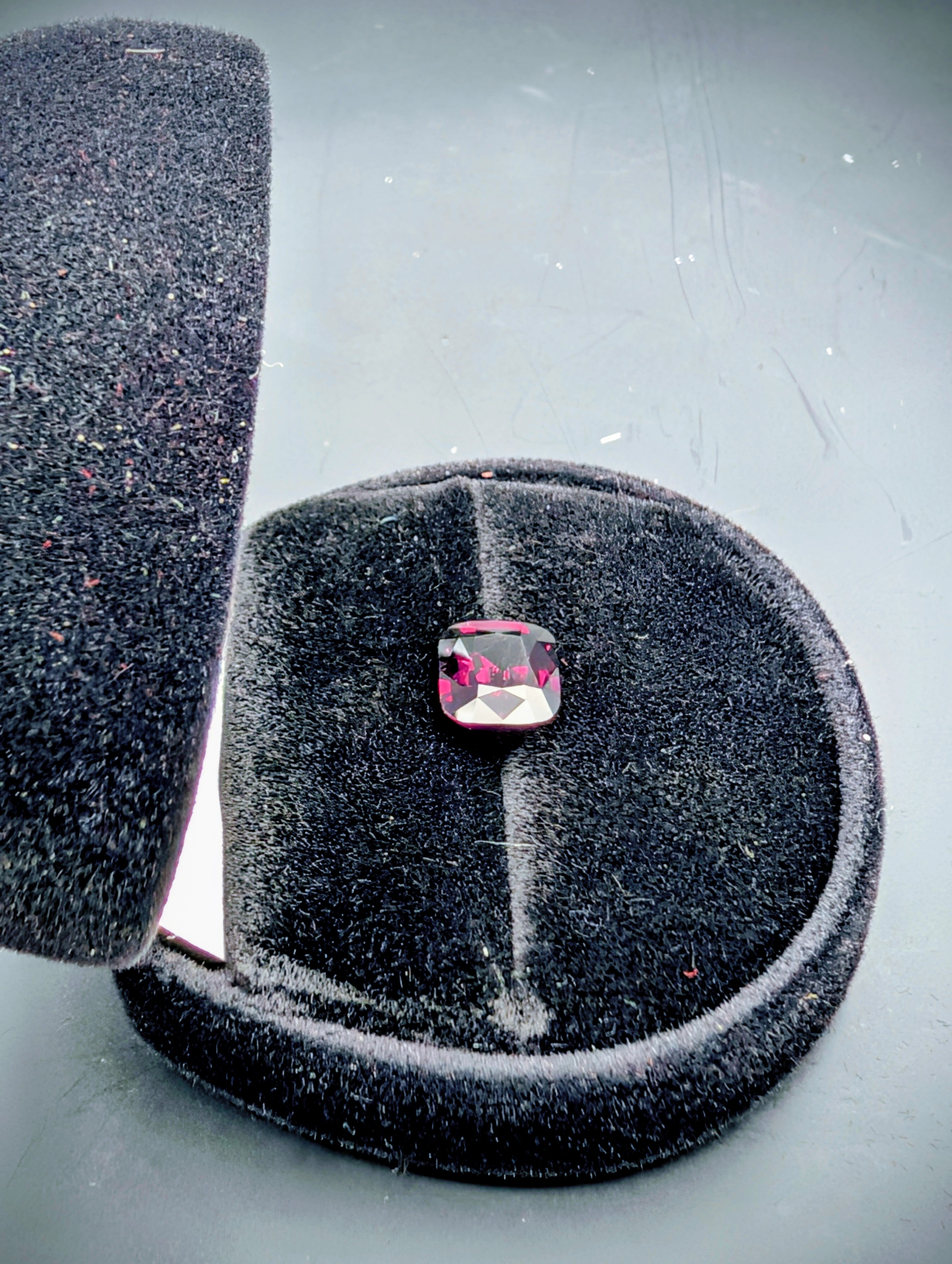 Spinelle Deep Pinkish Purple Couleur Stable 2.94 ct – Cushion XL – Certifié ALGT 77475036