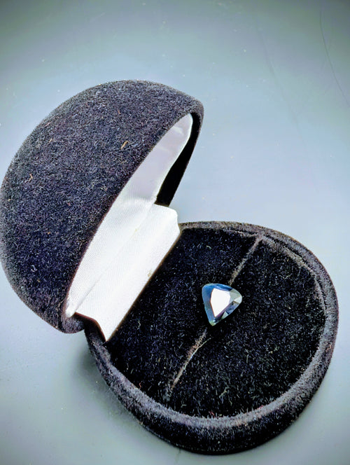 Saphir Deep Blue Poire 2,62 ct – Basaltic #1830013431 AN